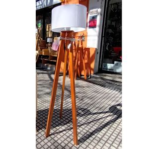 Lámpara De Pie Trípode Nórdica Muebles Especiales