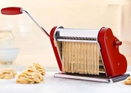Maquina Elaboradora De Pasta Pastalinda Clasica Original BORDO