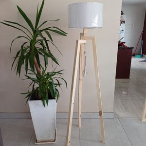 Lampara Nordica de Pie Crudo